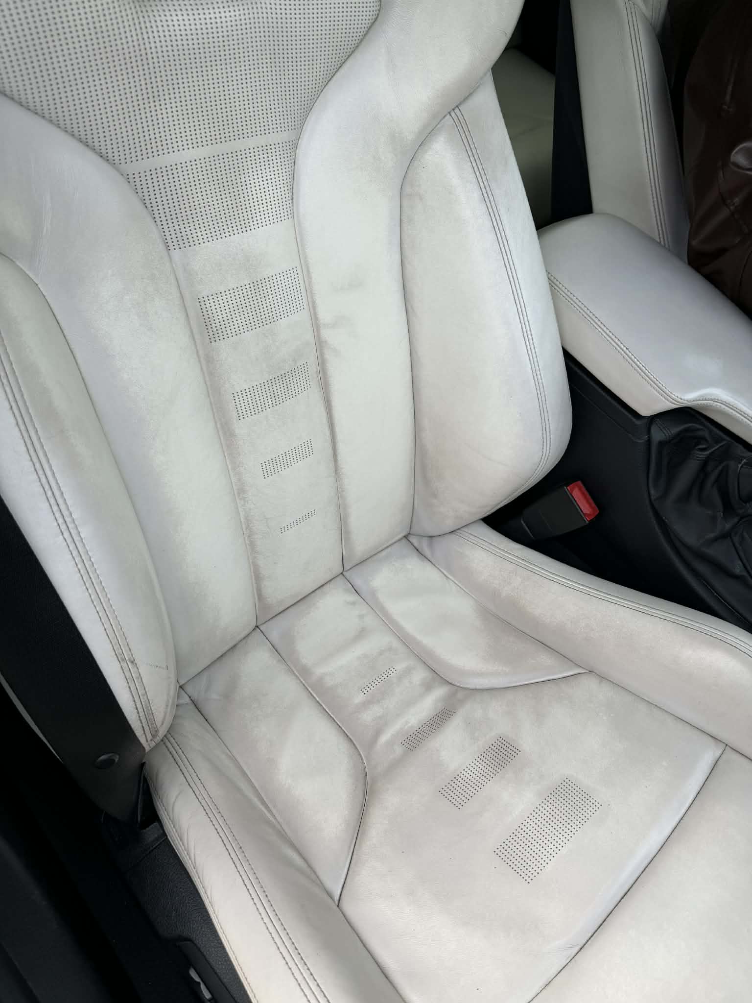 Excessive driver's seat wear on CA15FMJ